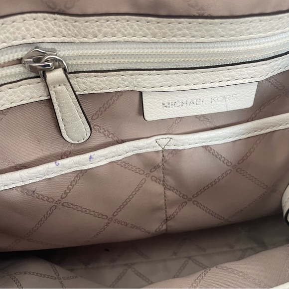 Michael Kors Cream Shoulder Bag - Picture 3 of 9